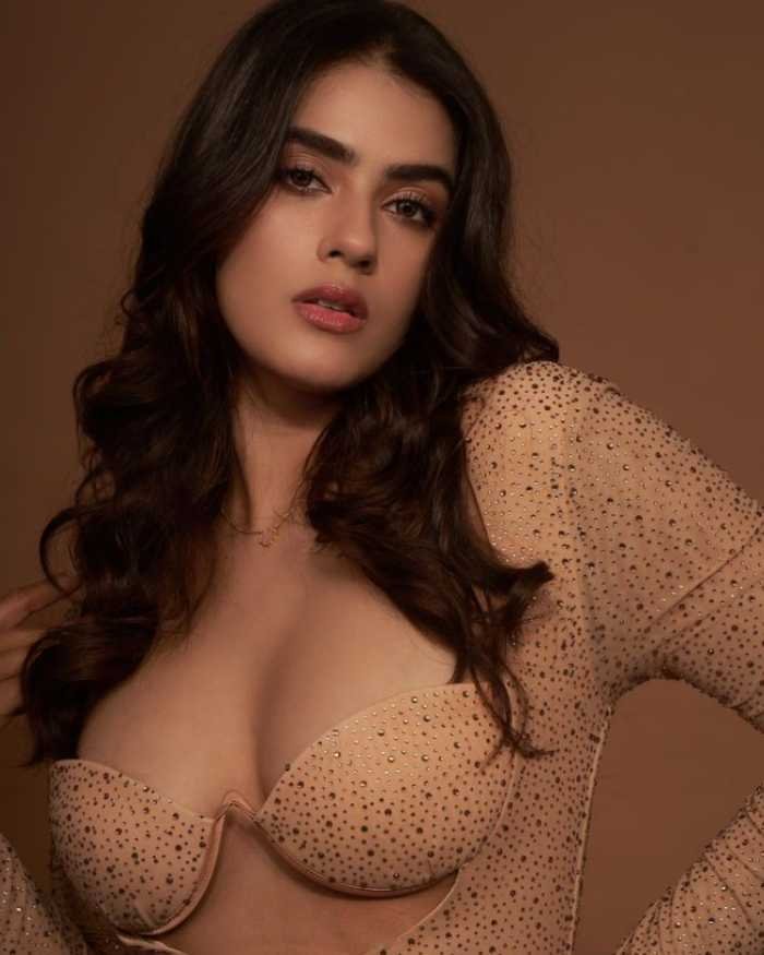 kavya thapar 9